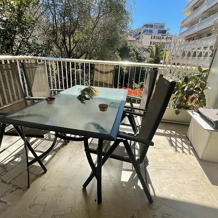 Renting Spacious 1 Bedroom In Center With A Parking *