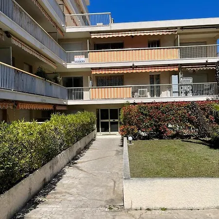 Renting Spacious 1 Bedroom In Center With A Parking * Antibes